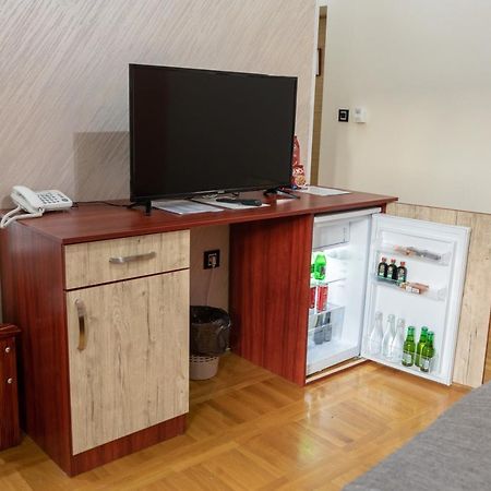 Hotel Kutko Pančevo Extérieur photo