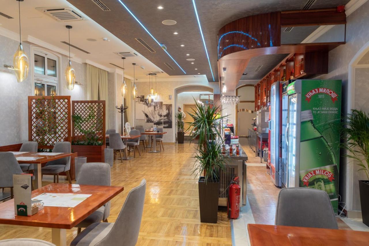 Hotel Kutko Pančevo Extérieur photo